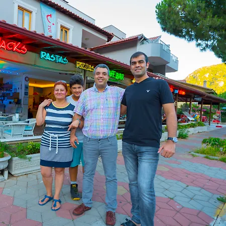 Arya Hotel