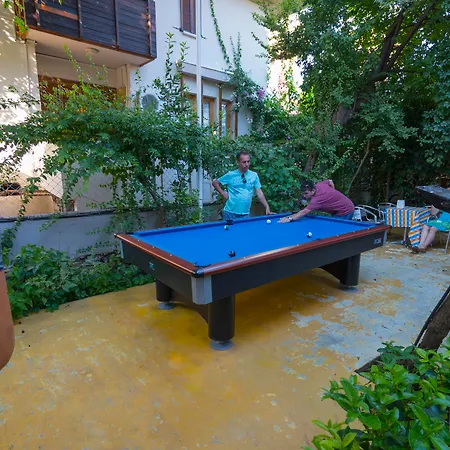 Arya Hotel 3*