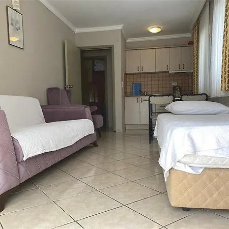 Arya Hotel
